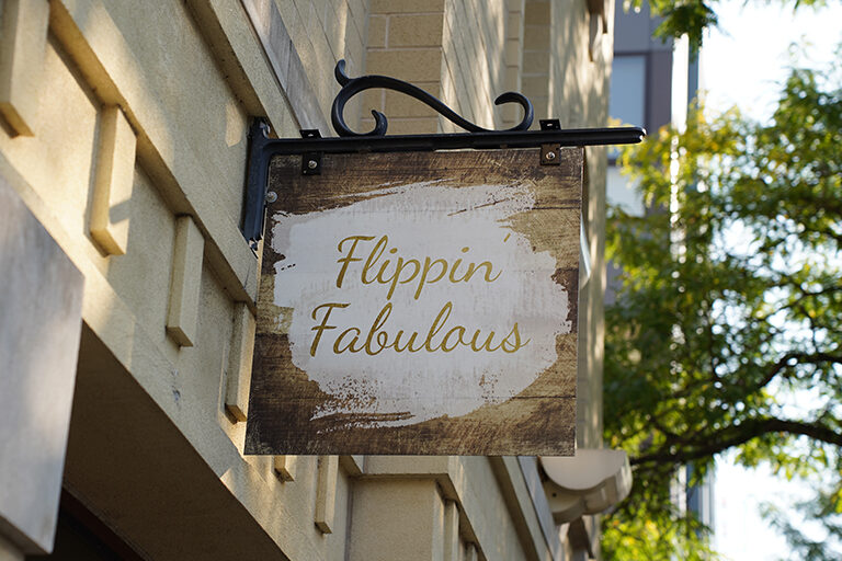 Flippin' Fabulous Store Sign
